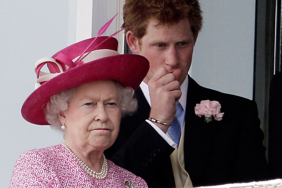 Почему встречу принца Гарри с королевой намеренно держали в секрете от всех дворцовых помощников?