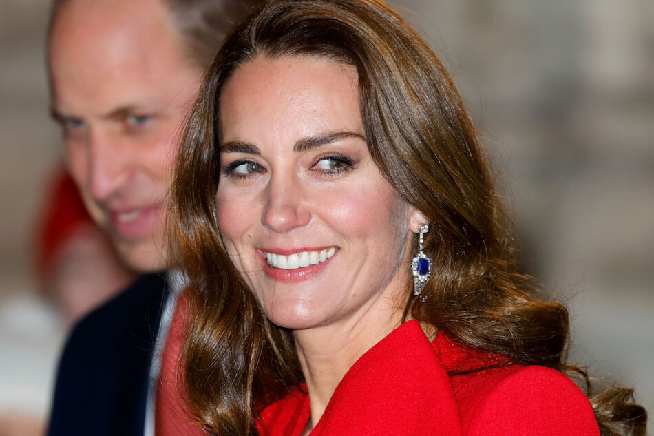 Какое королевское правило нарушили принц Уильям и Кейт Миддлтон на своей Рождественской открытке?