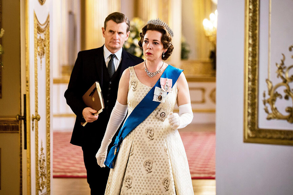 Кадр из сериала «Корона», 2020