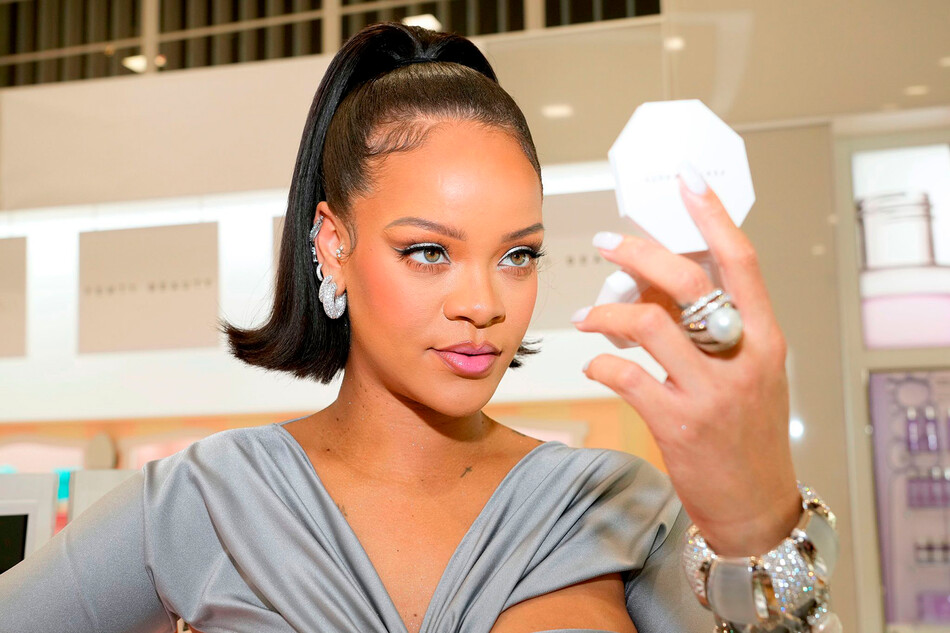 Рианна обошла Ким Кардашьян и стала самой молодой миллиардершей, которая добилась всего сама