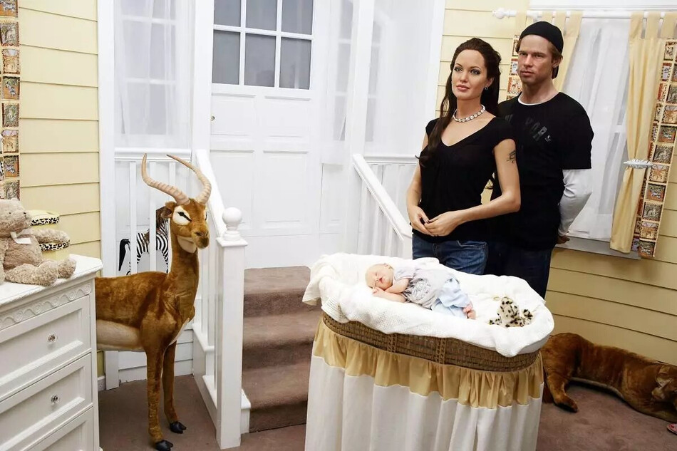 Восковая фигура Шайло Джоли-Питт дебютирует в музее мадам Тюссо вместе с восковыми фигурами ее родителей, Анджелины Джоли и Брэда Питта, 2006