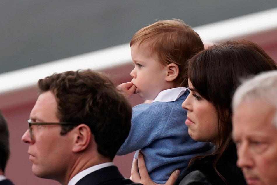 Сын принцессы Евгении и Джека Бруксбэнка, Август впервые посещает официальное мероприятие королевской семьи 5 июня 2022 года в Лондоне, Англия