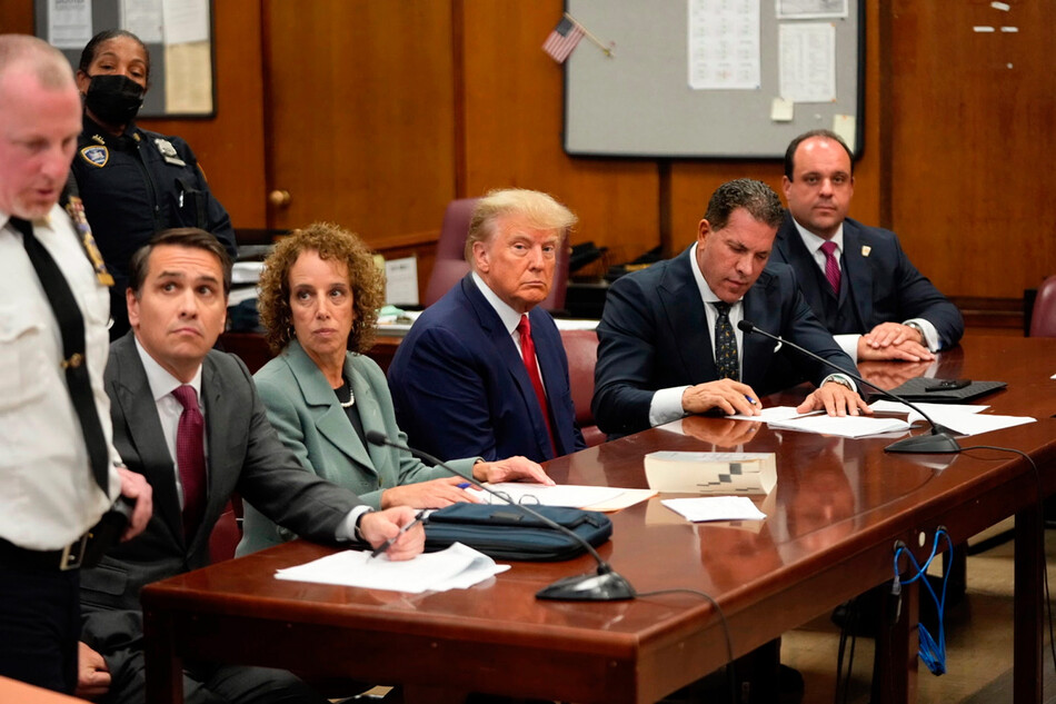 Дональд Трамп в зале суда