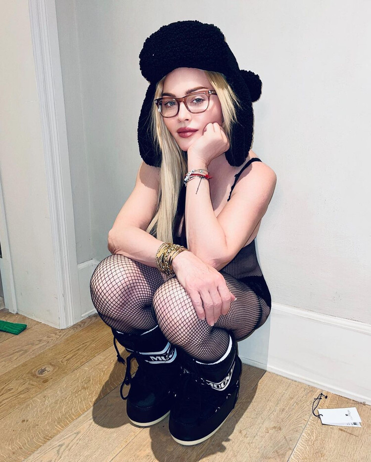 Мадонна устроила домашний показ мод