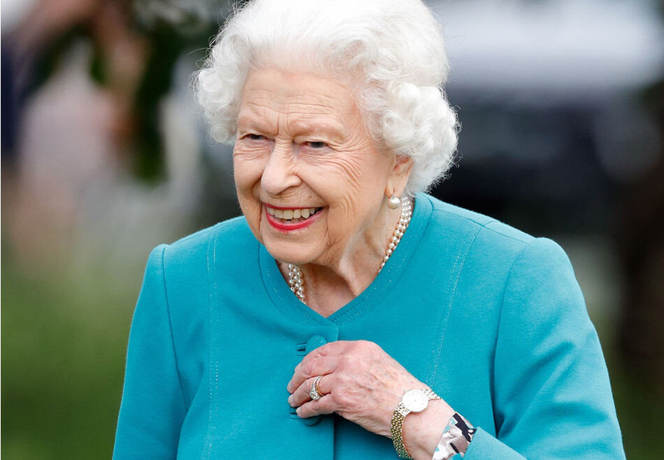 Прибыльное хобби Елизаветы II