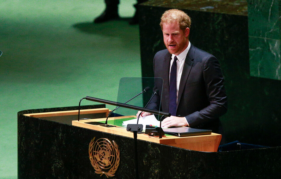 Принц Гарри, герцог Сассекский, выступает перед Генеральной Ассамблеей во время Международного дня Нельсона Манделы в штаб-квартире Организации Объединенных Наций 18 июля 2022 года в Нью-Йорке
