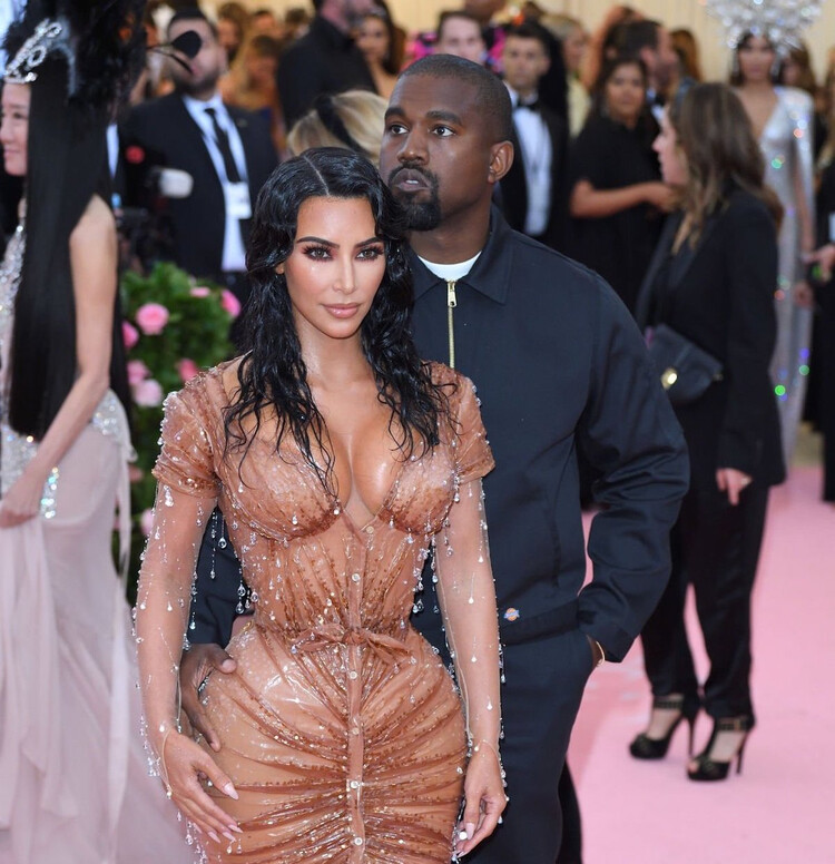Ким Кардашьян и Канье Уэст на ежегодном балу Met Gala, 2019