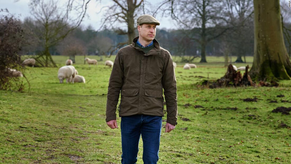 Принц Уильям на прогулке в Сандрингеме 