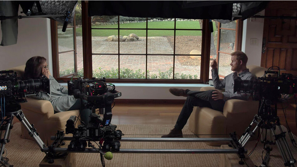 Принц Гарри во время интервью с Опрой Уинфри «Я, которого вы не знаете», 17 мая 2021 года