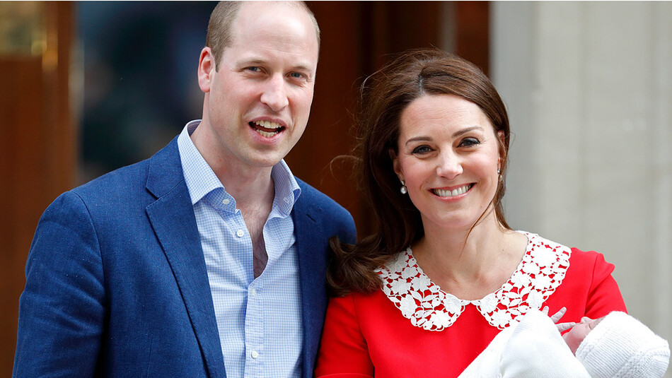 Чтец по губам рассказал о чём говорили принц Уильям и герцогиня Кэтрин, позируя фотографам возле крыла Линдо больницы Святой Марии 23 апреля 2018 года в Лондоне, Англия 