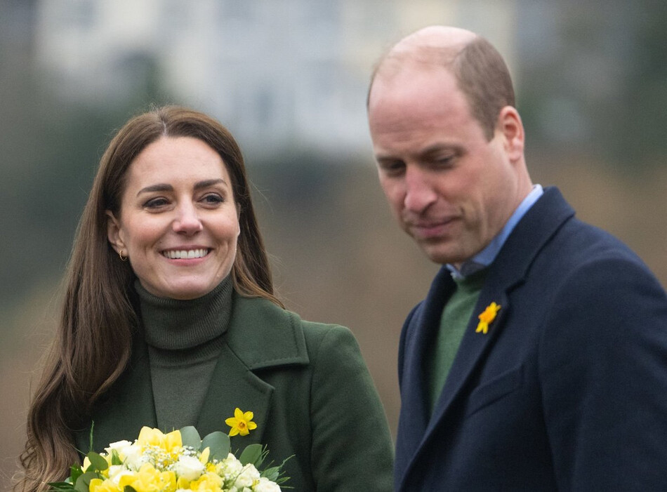 Принц Уильям и Кейт Миддлтон во время своего визита в Уэльс, 2022 