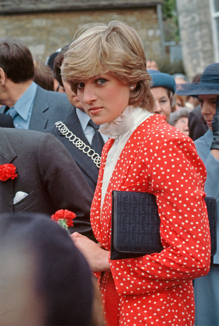 Режиссёр нового фильма о принцессе Диане сравнил историю принца Гарри и Меган Маркл