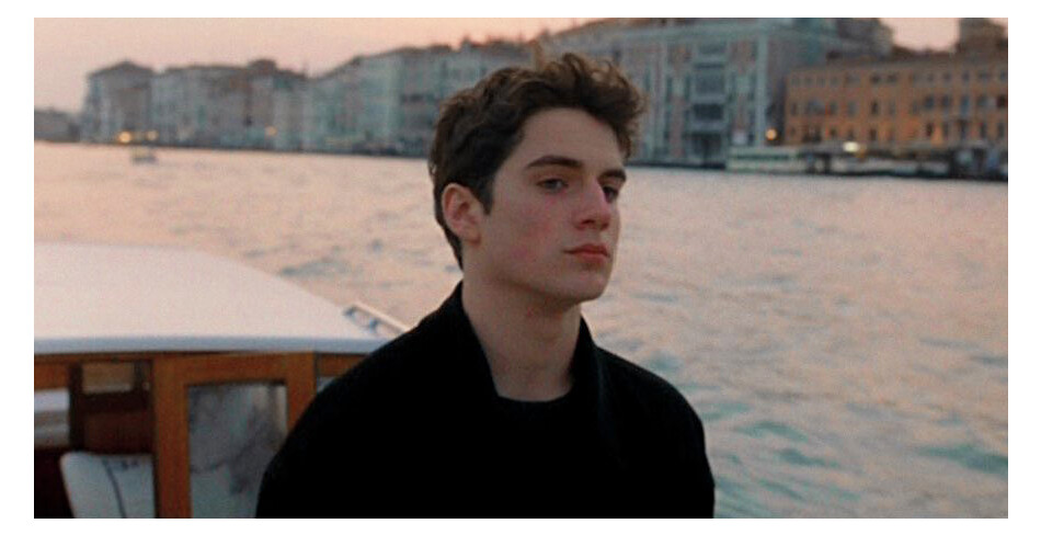 Фильм Лагуна с Генри Кавиллом