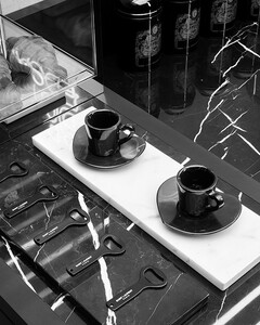 В Париже откроется кафе Saint Laurent