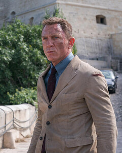 Премьеру фильма «Не время умирать» перенесли в третий раз