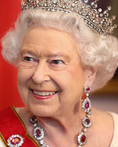 Одиннадцать привилегий королевы Елизаветы II и её семьи, о которых мало кто знает