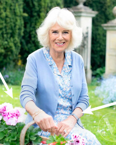 3 неожиданные детали обложки с Камиллой Паркер-Боулз, которые незаметны на первый взгляд