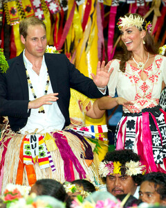 «Краснеем от стыда!» 5 неловких моментов из жизни принца Уильяма, которые видели миллионы