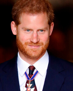 9 громких тем в мемуарах принца Гарри, которые могут разрушить британскую монархию