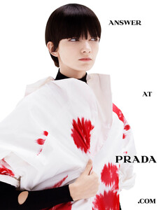 Миучча Прада и Раф Симонс предложили нам ответить на социально значимые вопросы