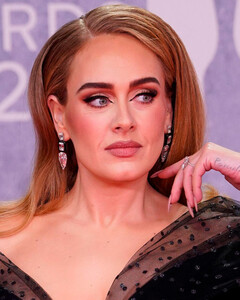 Адель объяснила, как правильно произносить её имя