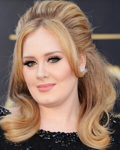 Адель поделила $140 миллионов с бывшим мужем с помощью посредников