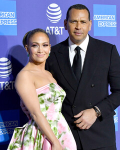 Прошлое не забыто: Алекс Родригес, кажется, всё ещё любит Дженнифер Лопес