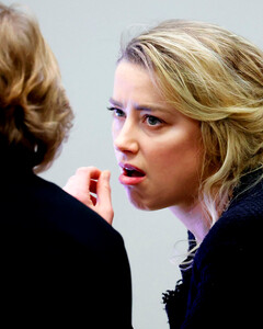 Эмбер Хёрд уволила свою команду по связям с общественностью после шквала плохих заголовков о ней в прессе