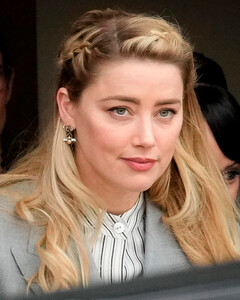 Страховая компания Эмбер Хёрд подала иск в суд, чтобы не выплачивать ущерб по делу Джонни Деппа