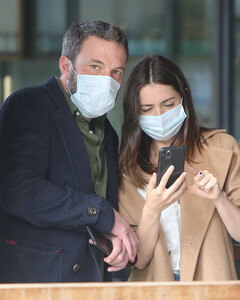 Ана де Армас отрицает, что помирилась с Беном Аффлеком