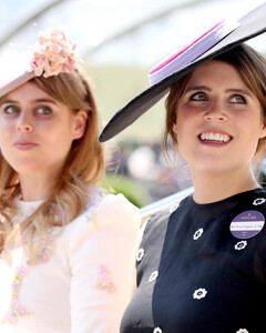 И дочери туда же? Принцессы Беатрис и Евгения фигурируют в деле о мошенничестве, связанном с принцем Эндрю