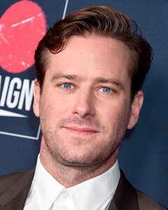 Арми Хаммер остаётся под следствием из-за жестокого изнасилования в Лос-Анджелесе