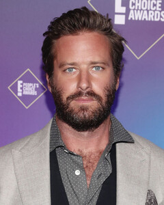 Арми Хаммер — актёр, каннибал и маньяк