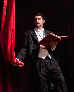 Цирк, вино, варьете: в Москве прошла премьера камерного шоу Le Vertige