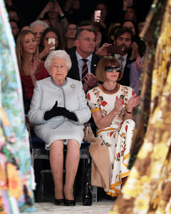 Британский совет моды просит правительство спасти fashion-индустрию