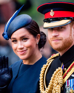 Бабушка, встречай! Принц Гарри, Меган Маркл, Арчи и Лилибет официально посетят Платиновый юбилей королевы