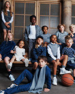 Baby Dior представил капсульную коллекцию Back To School