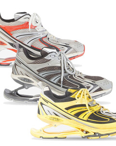 Balenciaga представили футуристические кроссовки X-Pander