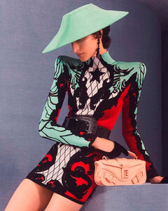 В Balmain теперь можно виртуально примерить одежду и обувь