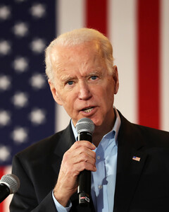 Байден винит Трампа в одном из «самых мрачных дней в истории США»