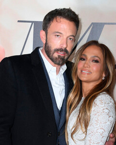 «Ничего не знал»: отец Бена Аффлека прокомментировал его помолвку с Дженнифер Лопес