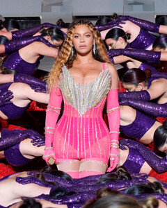 Бейонсе объявила о семи дополнительных выступлениях в Северной Америке в рамках мирового тура Renaissance