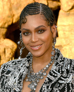 Бейонсе поможет техасцам, пострадавшим от шторма Ури