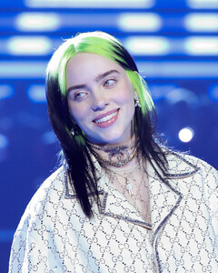 Билли Айлиш вернёт поклонникам деньги за билеты на её концертный тур