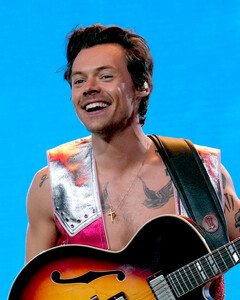 Благодаря психологической терапии Гарри Стайлс почувствовал себя «более живым»