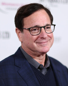 Что нужно знать о склеродермии — болезни, с которой комик Боб Сагет боролся до самой смерти