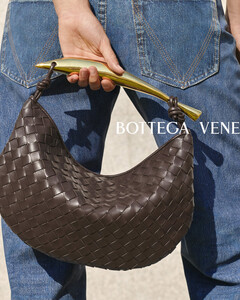 Bottega Veneta теперь дают пожизненную гарантию на свои сумки