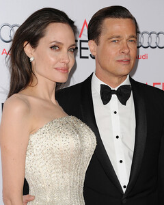 Брэд Питт утверждает, что мстительная Анджелина Джоли тайно продала долю в винодельне