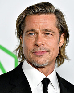 Друзья Брэда Пита: «Он убит горем из-за обвинений Анджелины в насилии»