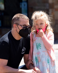 «Я не смог его доставить»: Брэдли Купер разочаровал дочь подарком на Рождество